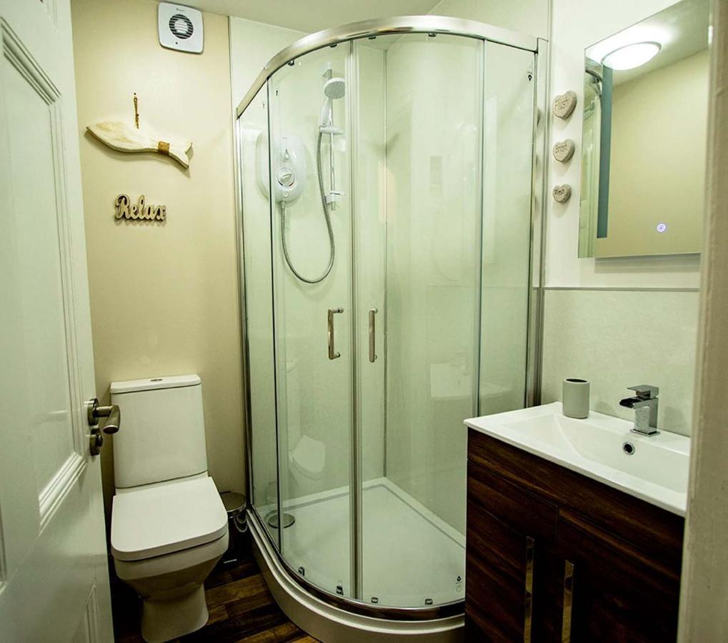 Mandela House Apartments Керкколди Экстерьер фото