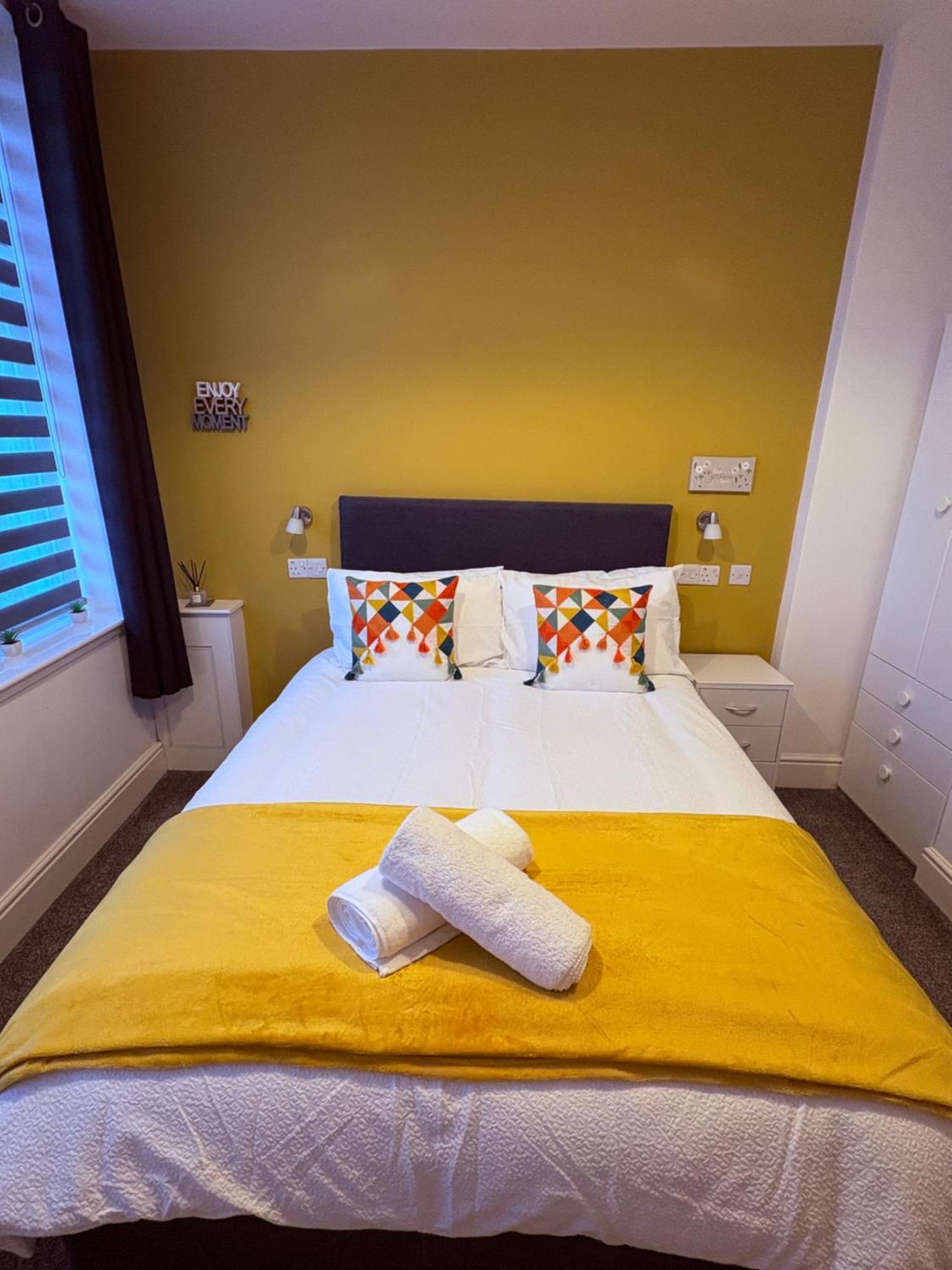 Mandela House Apartments Керкколди Экстерьер фото